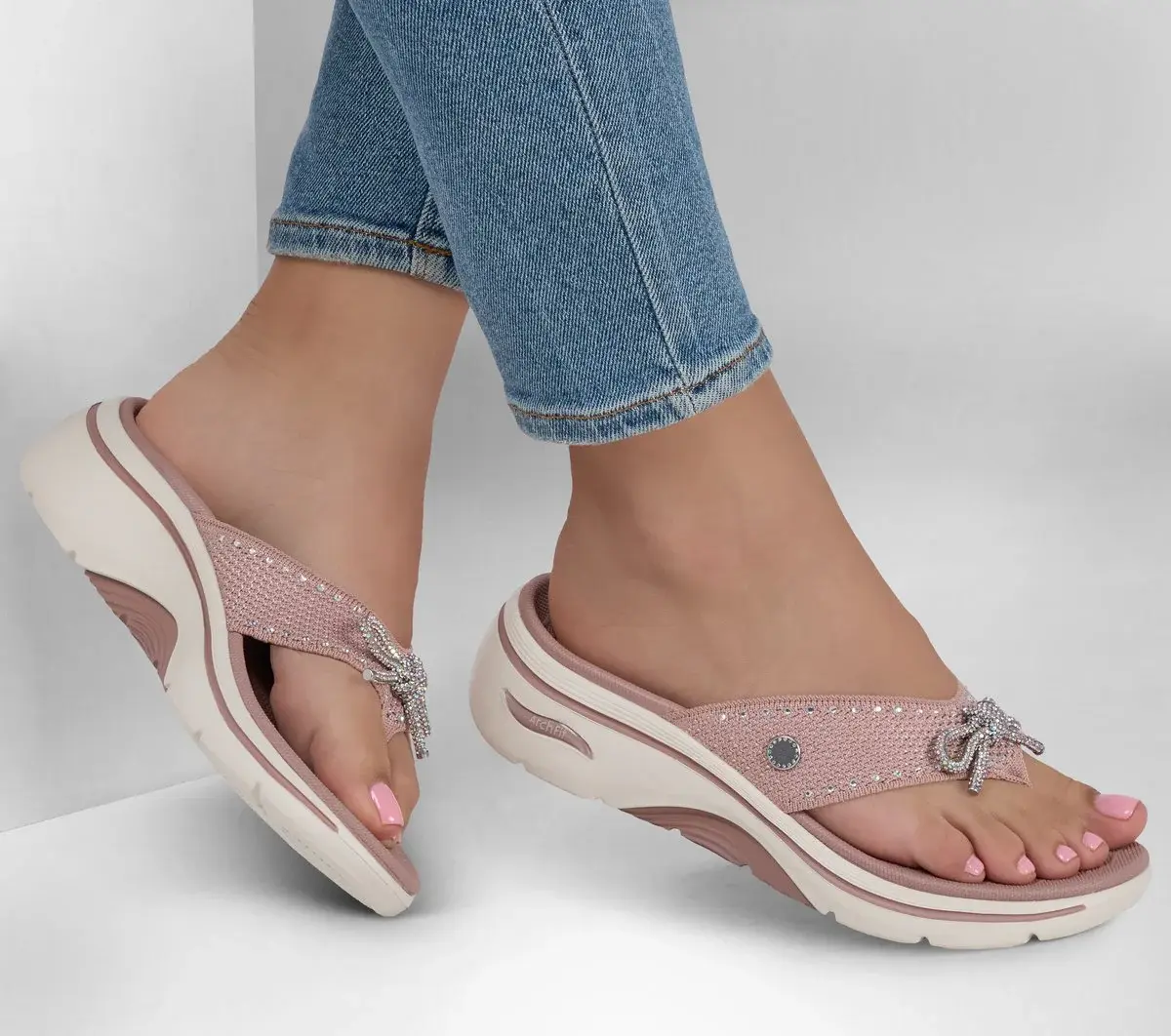 Martha Stewart: GO WALK Arch Fit 2.0 Sandale – Glimmer